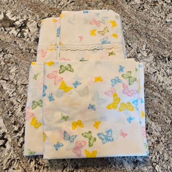 2 SETS OF TWIN PRETTY PASTEL-COLORED BUTTERFLY SHEETS WITH WHITE EYELET TRIM - Picture 1 of 13